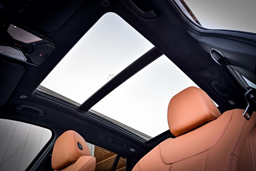 Детали интерьера BMW X3 M40i (G01) 2017 года  (WW) (фото 30 из 184)